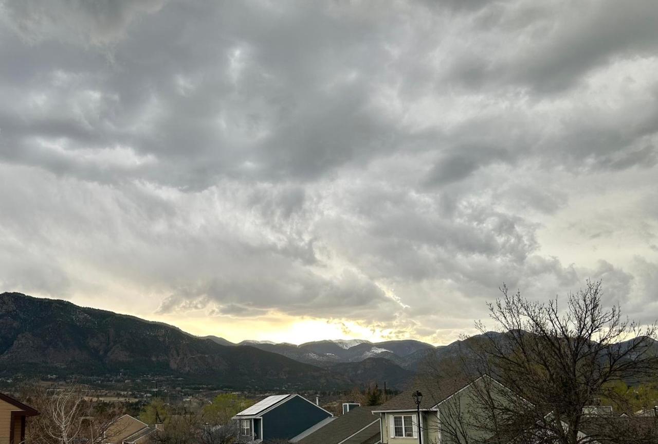 A Colorado With A View - King * Colorado Springs